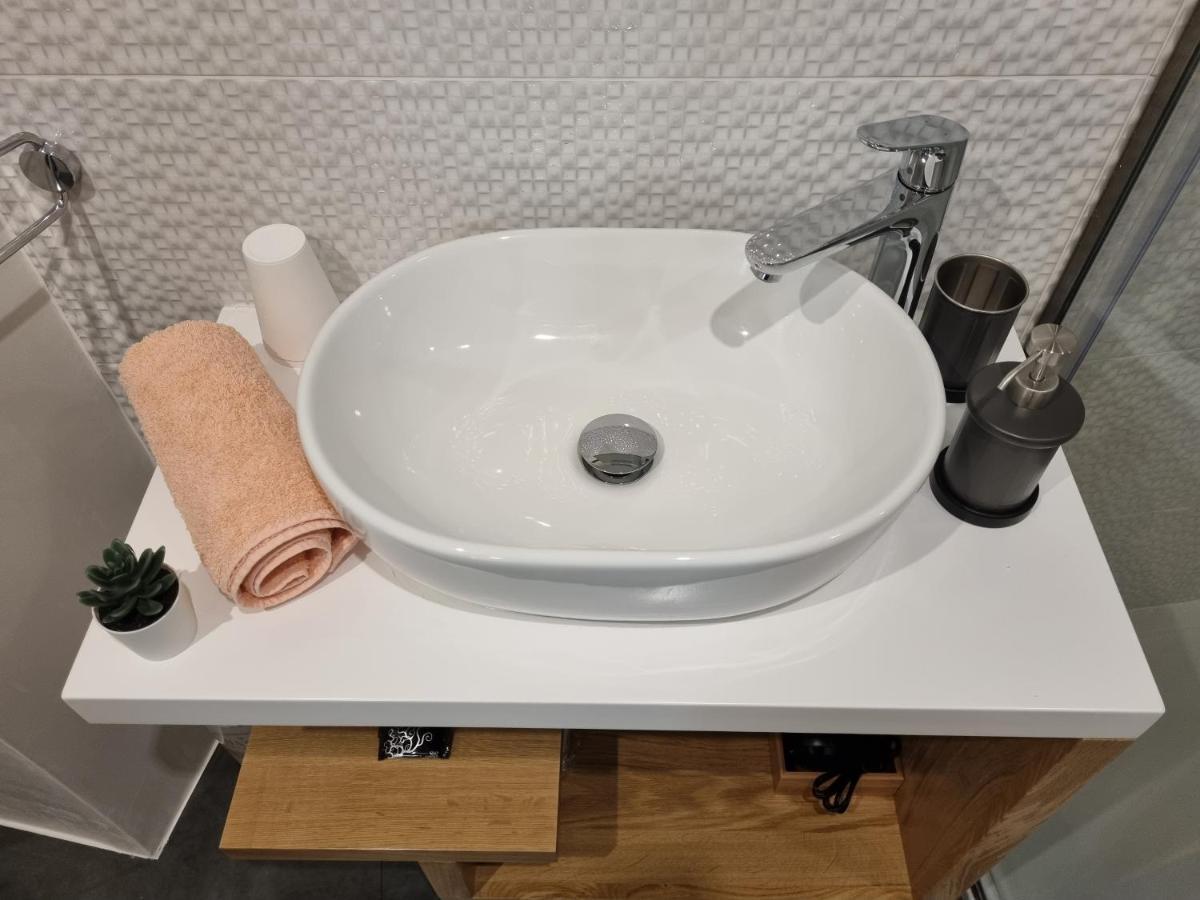 ˇdcˇ Modern Apartment Near The Church Rovinj Exteriör bild